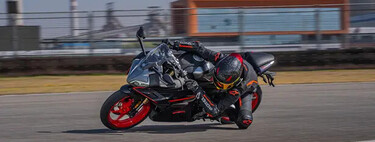 Una nueva bomba china aterriza en España: la CFMoto 450SR S es un juguete R de 50 CV para el carnet A2