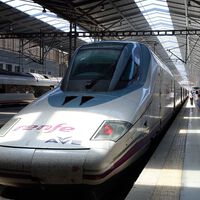 Pese a todas las polémicas del verano, Renfe tiene una admirable puntualidad del 96%... en La Meca