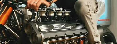 Alguien le ha puesto a una moto el motor V8 de un Ferrari. El resultado son 400 CV dignos de correr en MotoGP 