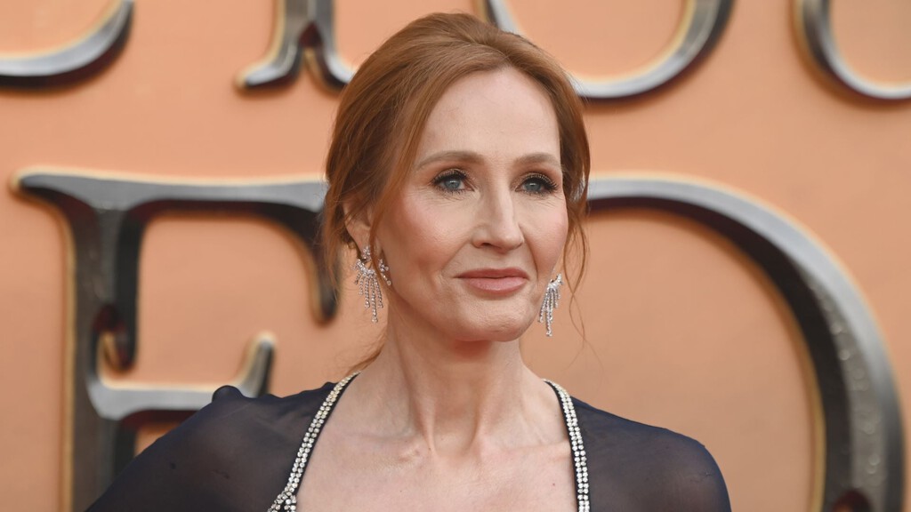 J.K Rowling se pronuncia sobre la serie de Harry Potter tras rumorearse que denunciaría a HBO Max  