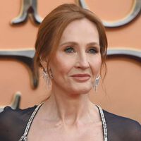 J.K Rowling se pronuncia sobre la serie de Harry Potter tras rumorearse que denunciaría a HBO Max  