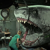 Es como el 'cocodrilo sacamuelas' pero con un megalodón, y aunque suene estúpido, su terror tiene pinta de petarlo en Steam 