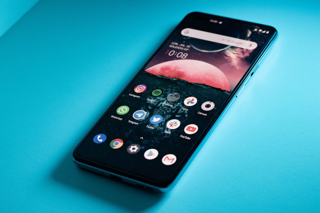OnePlus lleva el launcher de OxygenOS 11 a otros móviles de la marca con Android 10