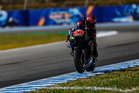 Fabio Quartararo domina con susto en Jerez y Marc Márquez (19º) se lleva dos caídas y una bronca
