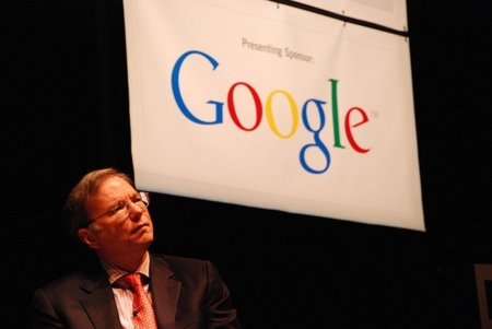 El CEO de Google, Eric Schmidt, condenado por difamación en el Tribunal de Justicia de París