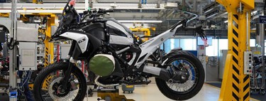 Así fabrica BMW su GS: 15 minutos de puro placer mecánico y eficacia artesanal alemana para crear la reina de las trail