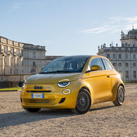 Stellantis intenta sobrevivir al desastre dejado por el antiguo CEO Carlos Tavares. Su estrategia es tan simple como complicada: vender. Vender como sea 