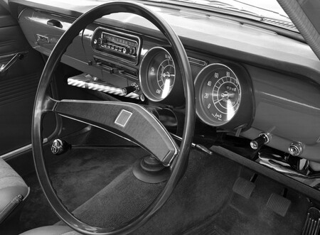 Toyota Corolla E10 Interior