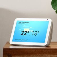 Las videollamadas de estos días más cómodas con el Echo Show, rebajado en Amazon en los dos tamaños disponibles