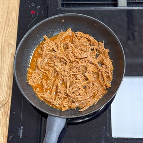 La empresa catalana Novameat lanza una nueva carne deshilachada vegana de cerdo y cordero. ¿A qué sabe el pulled pork vegetal?