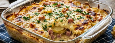 Cómo hacer unas papas a la crema con jamón y queso: una receta deliciosa y fácil de preparar sin horno