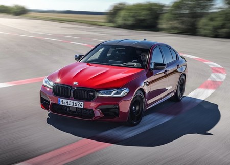 El BMW M5 2021 actualiza rostro y tecnología: 625 hp para un sedán que eriza la piel