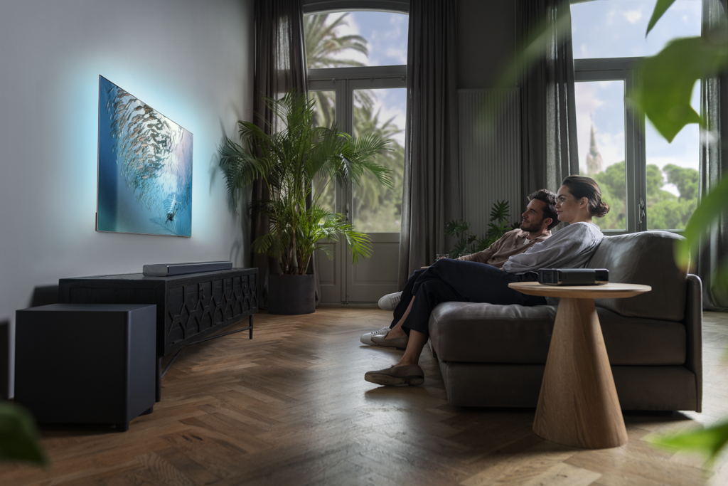 Philips vuelve con fuerza al sector del home cinema: estas son sus nuevas barras de sonido y altavoces inalámbricos con Ambilight