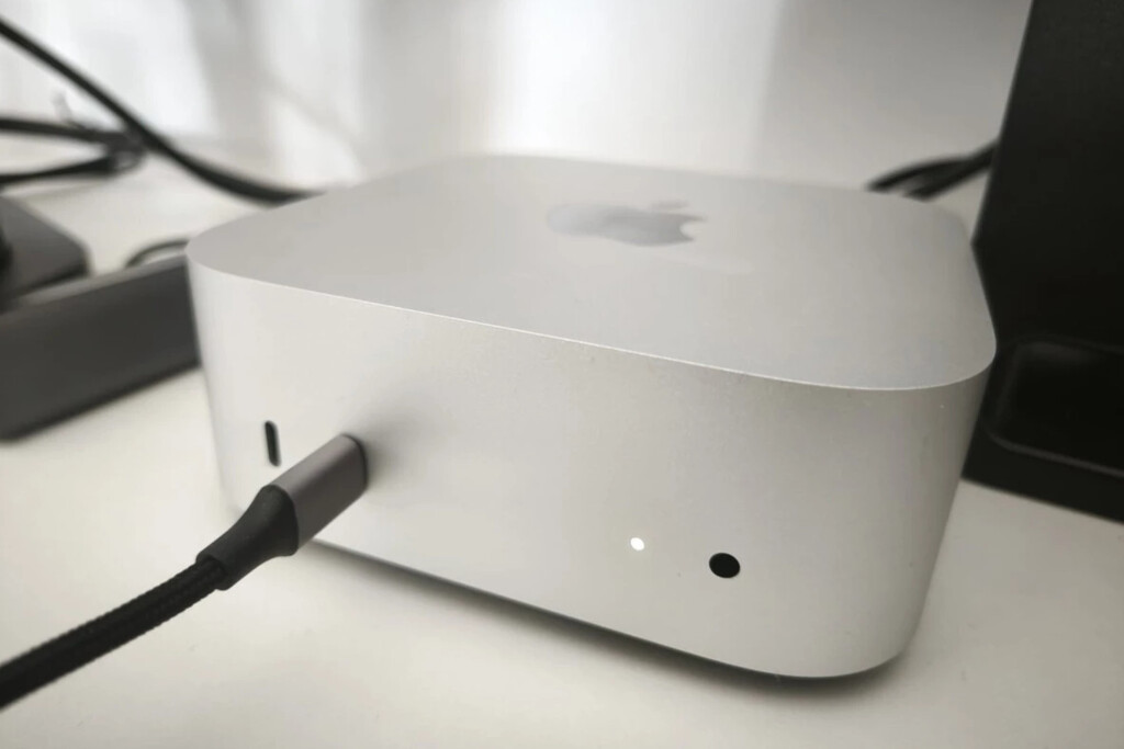 Más puertos, más almacenamiento y más comodidad al encenderlo. Este es el accesorio ideal si tienes un Mac mini M4 o M4 Pro Más puertos, más almacenamiento y más comodidad al encenderlo. Este es el accesorio ideal si tienes un Mac mini M4 o M4 Pro