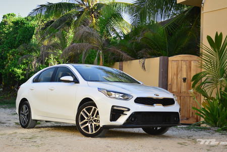 KIA Forte 2019, al volante de un compacto coreano con ánimo de conquista