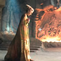 El spin-off perdido de Juego de Tronos acaba de dejarse ver en varias imágenes. Naomi Watts se preparaba para ir de boda en el piloto de la fallida Bloodmoon