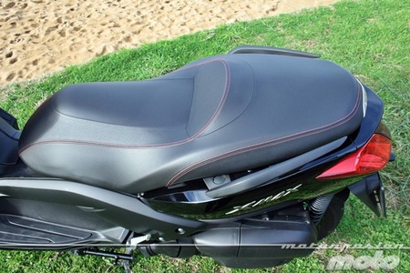 Yamaha X-MAX 125
