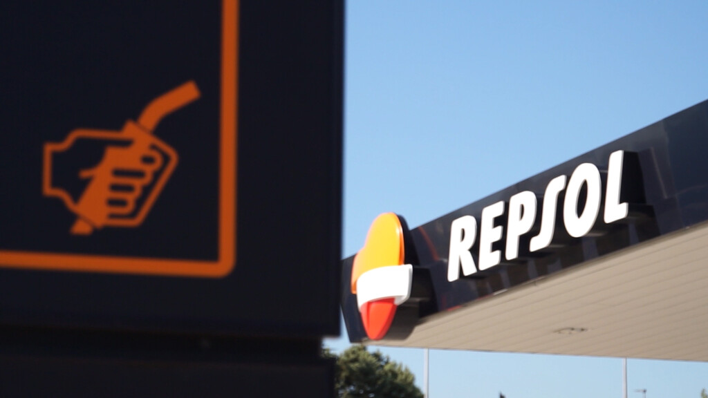 El Gobierno aplaudió los descuentos de Repsol en plena crisis de la gasolina. Competencia la multa ahora con 20,5 millones por ellos