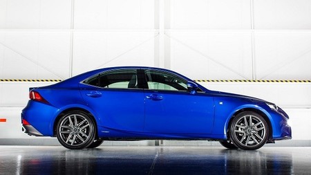 Lexus Is 300h 2015 - PRECIOS