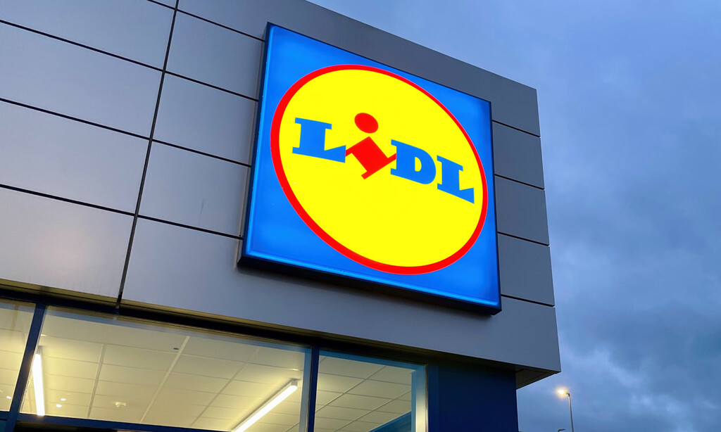 Lidl rebaja aún más su regleta LED bajo mueble que arrasa. Ahora cuesta menos de 5 euros 