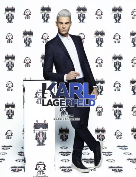 Baptiste Giabiconi (teñido de gris) de nuevo frente al objetivo de Karl Lagerfeld