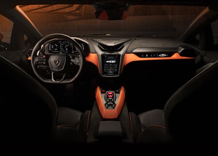 Lamborghini Revuelto 2024 1600 1b