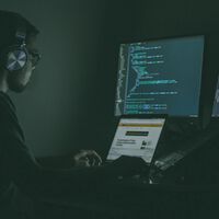 "Vibe coding" é uma revolução para ser mais produtivo; ela faz com que programadores experientes se sintam como "babás do código" 
