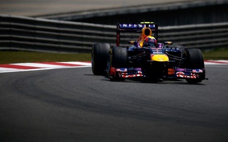 Mark Webber sancionado por su incidente con Jean-Eric Vergne