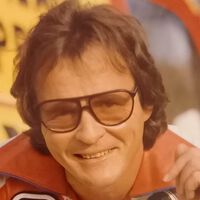 Hace 34 años un aventurero trató de tirarse en moto desde un avión a otro en pleno vuelo. Salió mal, pero su leyenda aún se recuerda 