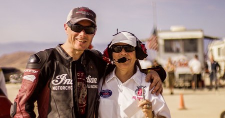 Lee Munro se adelanta a Bonneville y registra 300,43 km/h sobre la Indian Scout Spirit of Munro