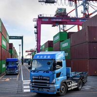 Japón tiene un gravísimo problema con el transporte de mercancías porque ni tiene camioneros ni puede hacer más carreteras. La solución: una titánica cinta transportadora de 500 km