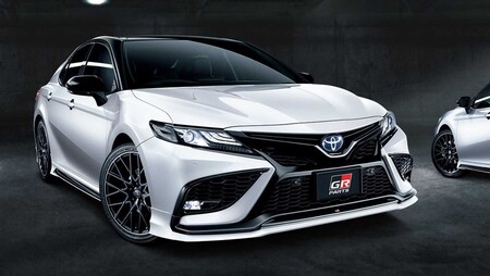 El Toyota Camry se viste de Gazoo Racing y ¡vaya que lo sabe lucir!