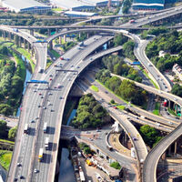 Hay turistas pagando por ver una rotonda: 10 euros por un tour de dos horas en los bajos de una autopista