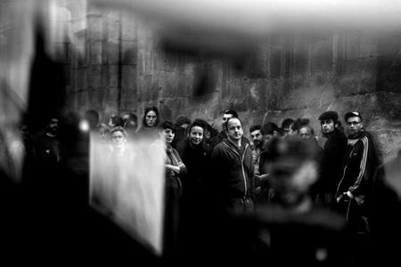 'Víctimas de los Deshaucios', de Olmo Calvo, gana el Premio Internacional de Fotografía Humanitaria Luis Valtueña