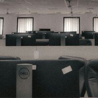 Teletrabajaban y les obligaron a volver a la oficina. Así se las ingenian para seguir trabajando desde casa 