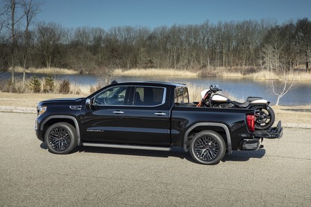 GMC CarbonPro, nuevas versiones especiales para las pickups premium