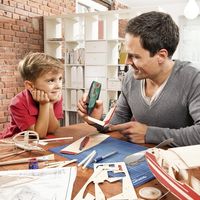 Ofertón en la pistola termofungible Bosch DIY GluePen, ideal para manualidades: cuesta sólo 25 euros en Amazon