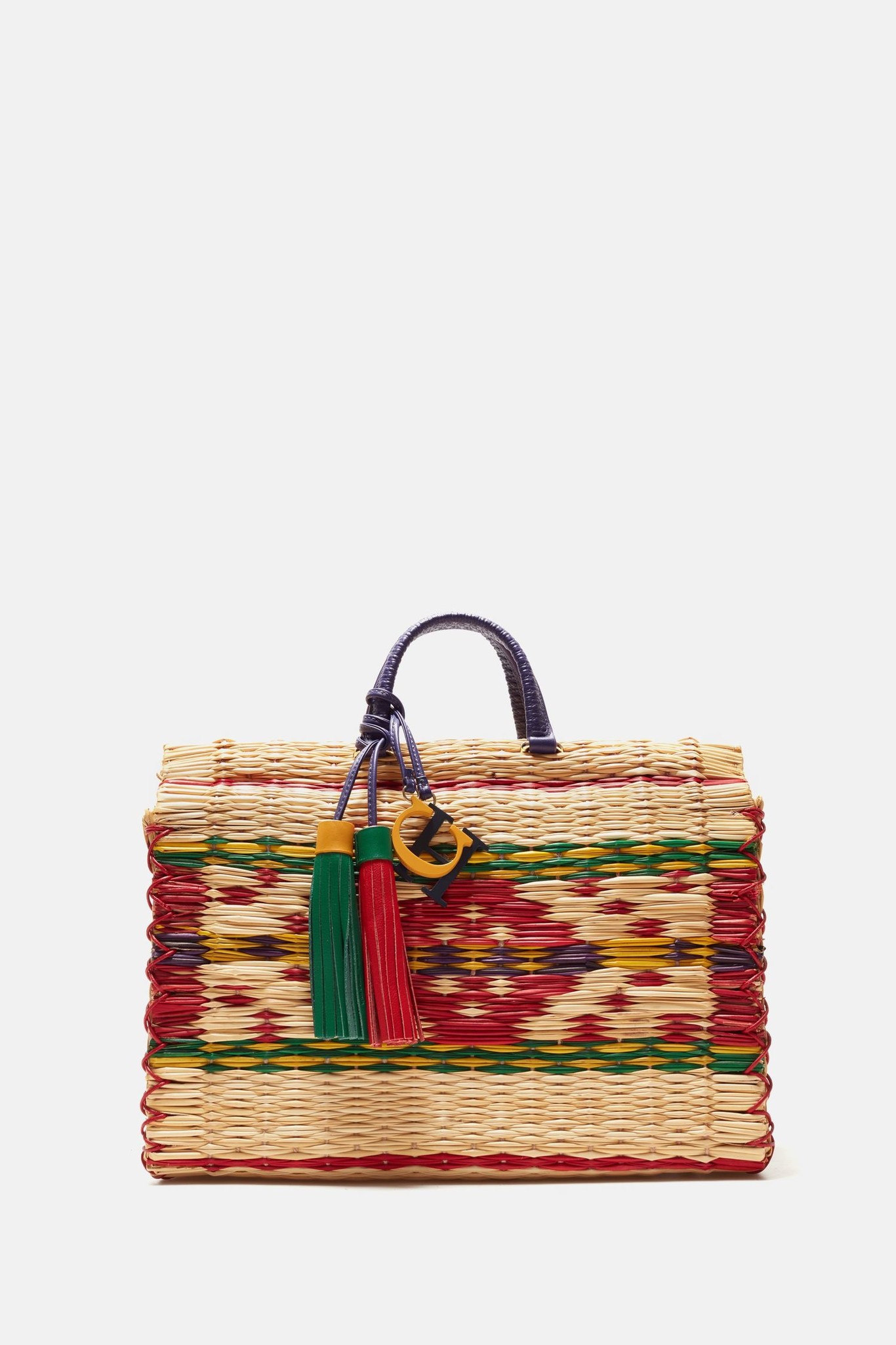Bolsos de rafia que harán muy especiales tus looks de verano