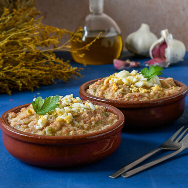 Receta de ajo caliente gaditano: la reconfortante sopa tradicional que apenas se conoce fuera de Cádiz