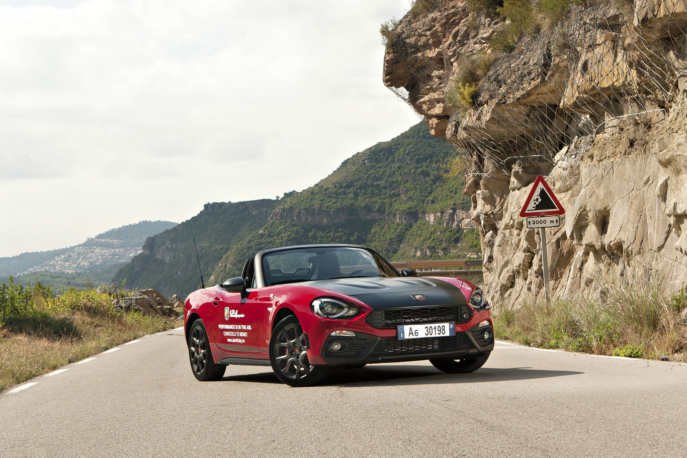 Probamos el Abarth 124 Spider: divertido, eficaz, pero caro