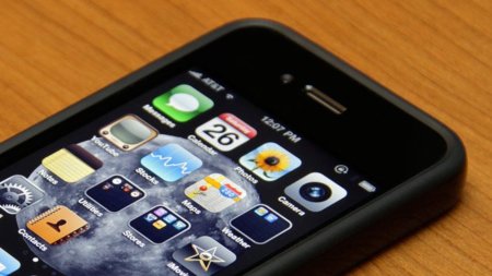 Las operadoras europeas quieren que Apple pague por usar su red móvil