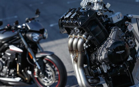 Motor Triumph 1 2022