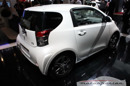 Toyota iQ