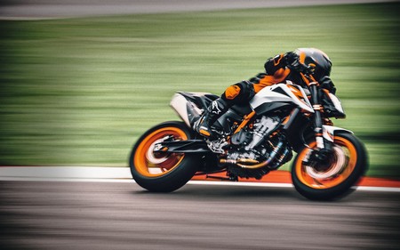 Ktm 890 Duke R 2020 3