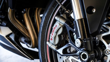 Triumph Street Triple 765 2017 10