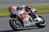 Marco Simoncelli se estrena con la Honda RC213V