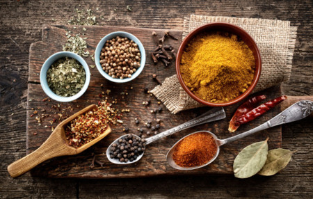 Tu dieta semanal con Vitónica (CLXI): con ideas para sumar especias a tus platos