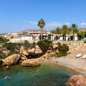 La mejor escapada de septiembre: un pueblo tradicional detenido en el tiempo que vive en un verano eterno sin turistas