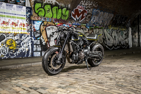 ¡Asfalto y barro! Esta Yamaha XSR700 Yard Built de Rough Crafts puede con todo