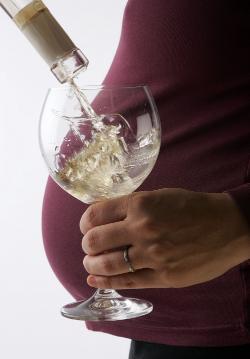 El 25% de las mujeres embarazadas toman alcohol